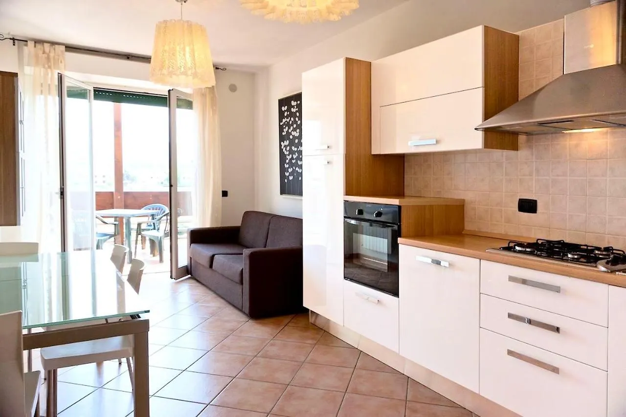 Isa-Apartments 2 Beds In Residence With Swimming-Pool In San Vincenzo, Just 600 Meters From The Sea