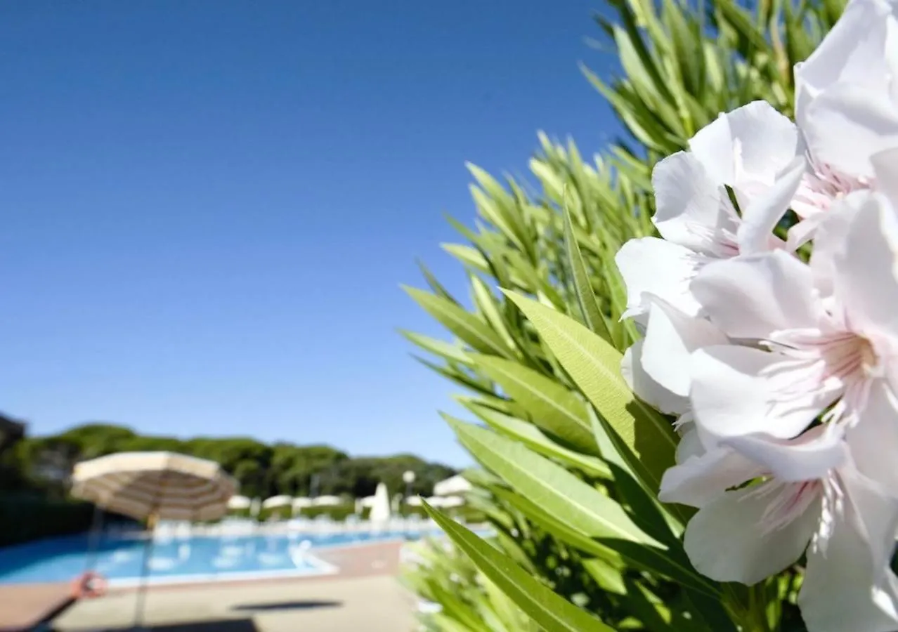 מלון דירות Isa-Apartments 2 Beds In Residence With Swimming-Pool In San Vincenzo, Just 600 Meters From The Sea